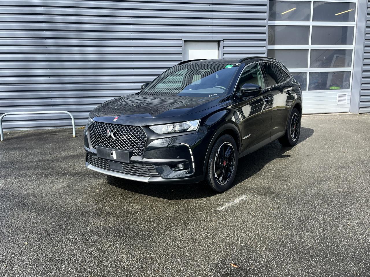 DS-DS 7 CROSSBACK-DS7 Crossback BlueHDi 130 Performance Line + EAT8 / GPS + ToitOuv + Attelage + HayonElec + Camera